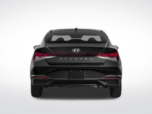 Certified 2021 Hyundai Elantra SE image 5