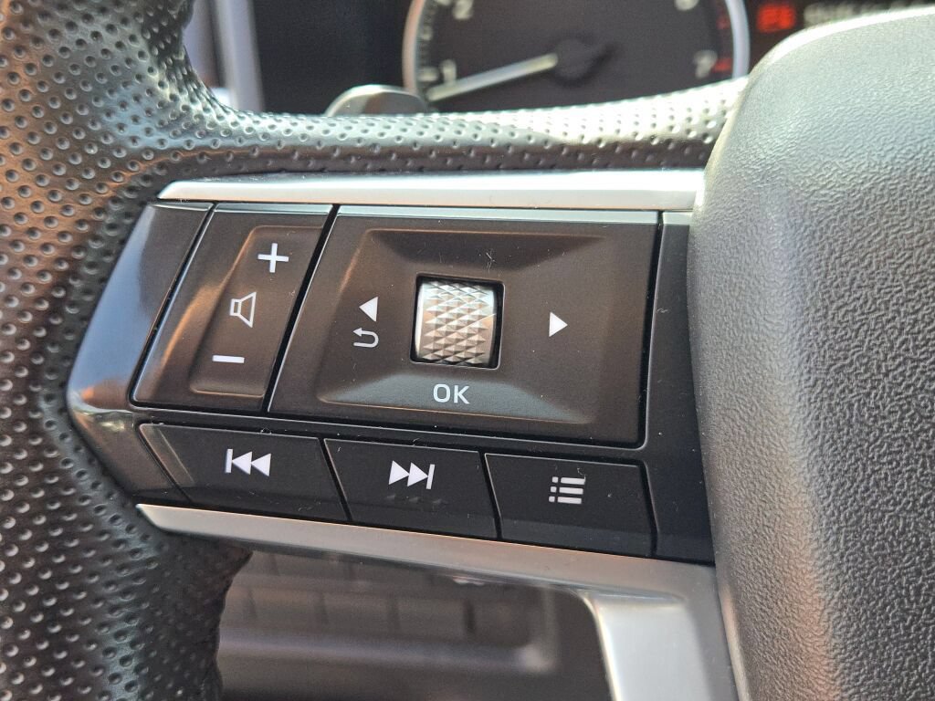 Used 2025 Mitsubishi Outlander SE AWD/4WD image 35
