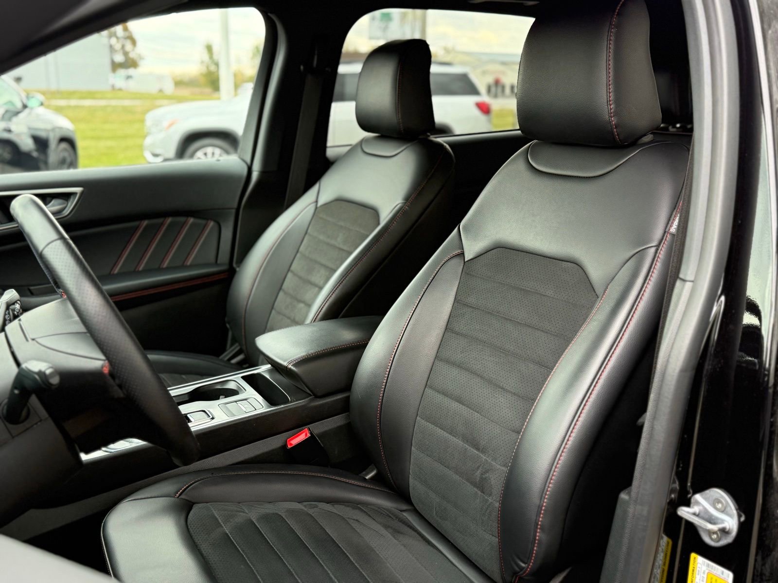 Used 2024 Ford Edge ST-Line image 7