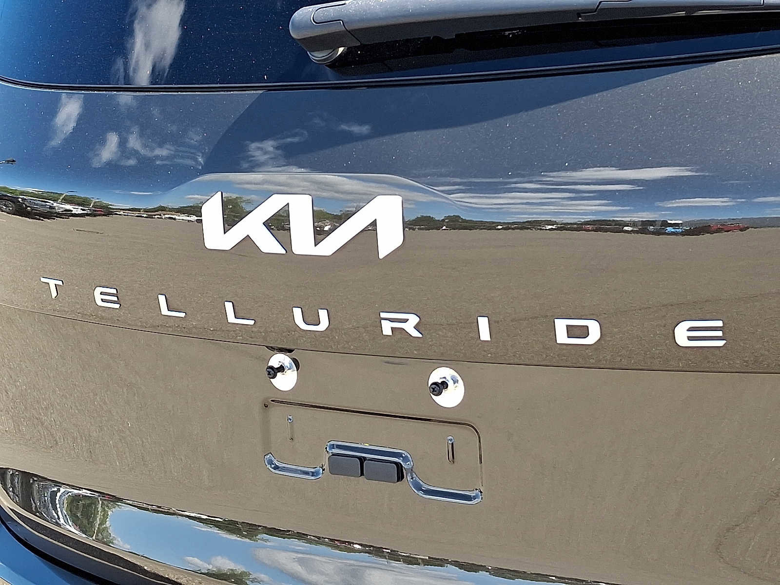 Used 2023 Kia Telluride S image 32