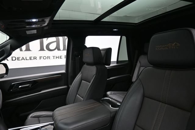 Used 2025 Chevrolet Tahoe High Country AWD/4WD image 18