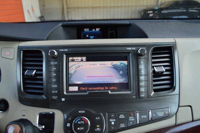 Used 2011 Toyota Sienna XLE w/ XLE Navigation Pkg FWD image 25