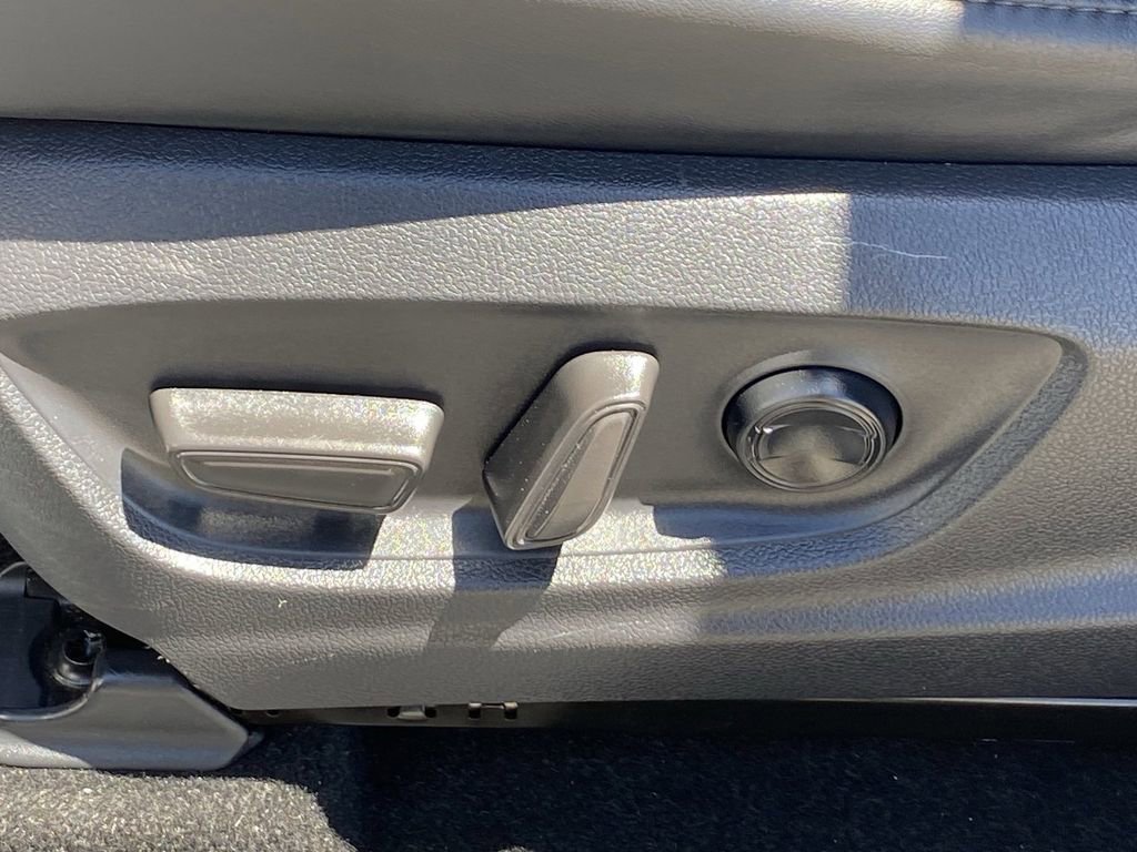 Certified 2023 Toyota Crown XLE image 25