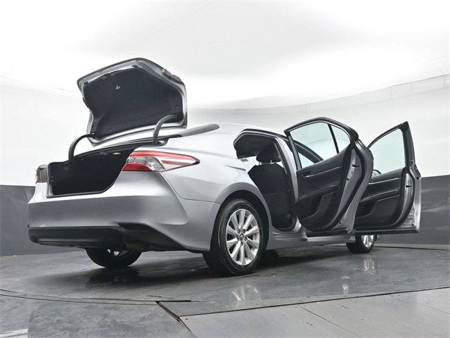 Used 2020 Toyota Camry LE image 45