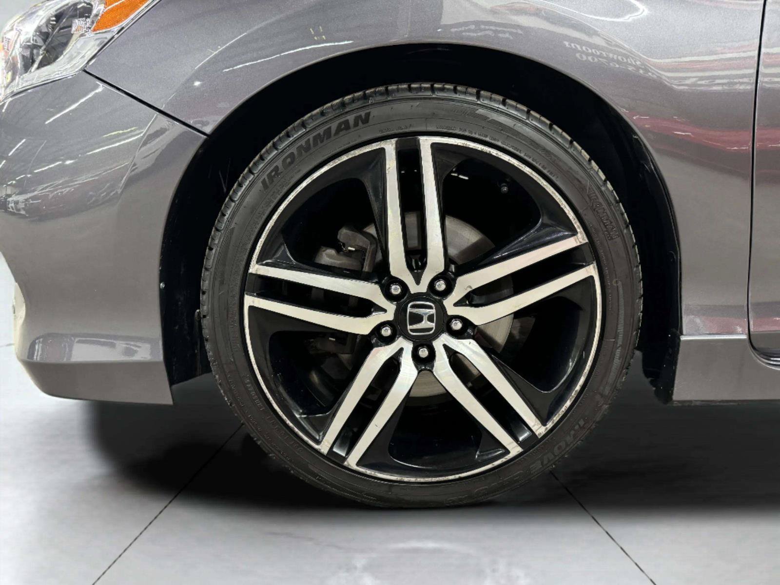 Used 2017 Honda Accord Sport image 33