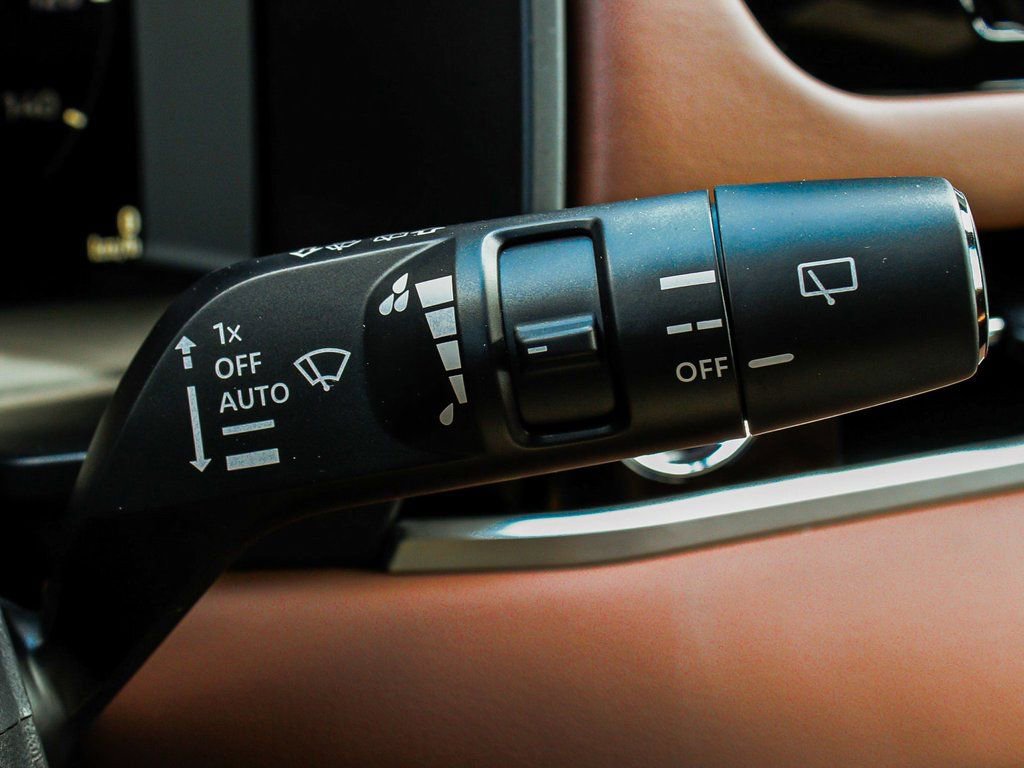 New 2025 Mitsubishi Outlander SEL image 28