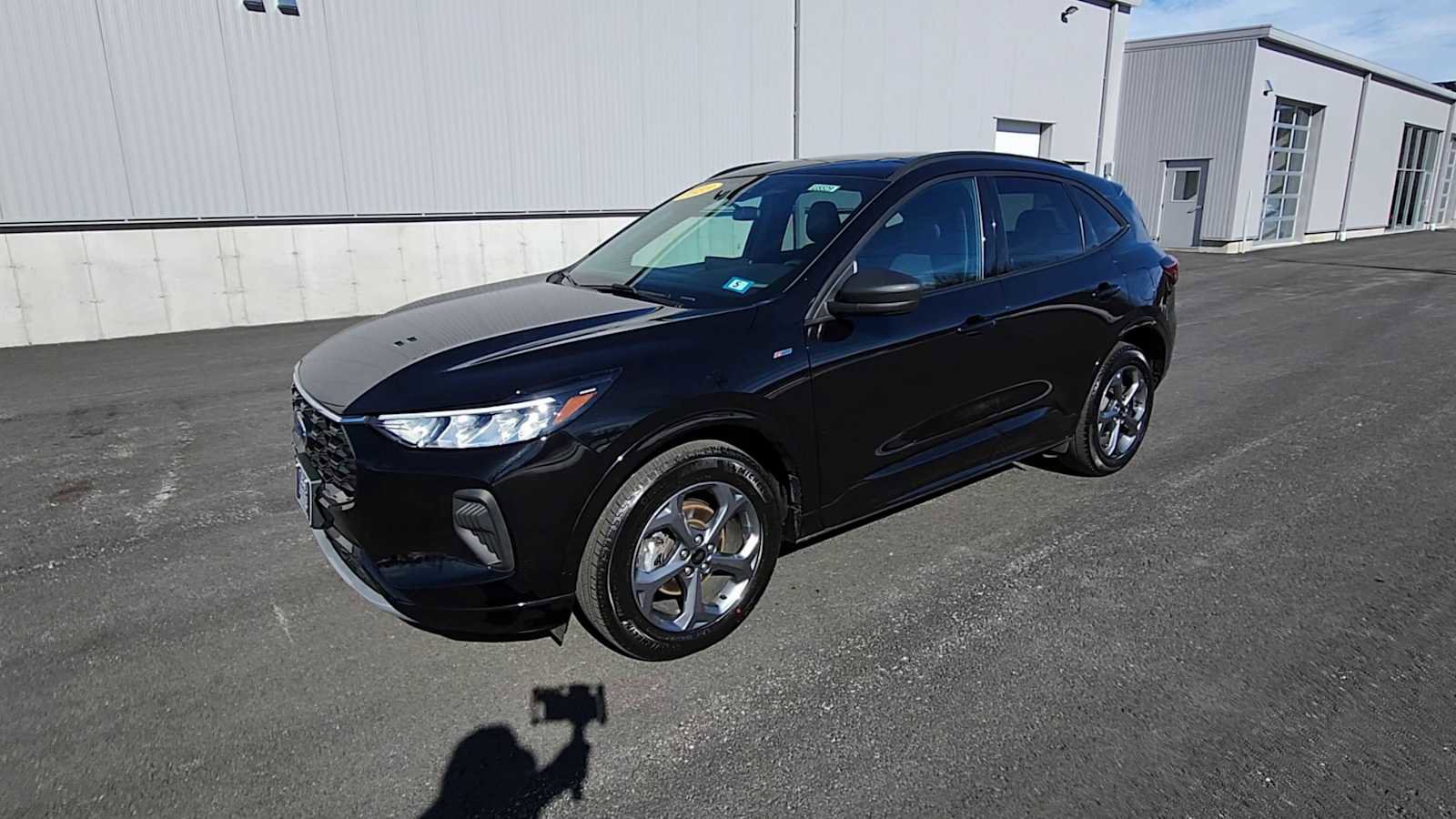 Used 2023 Ford Escape ST-Line w/ Tech Pack #1 AWD/4WD image 4