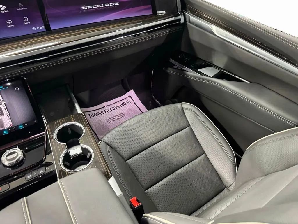 Used 2025 Cadillac Escalade Premium Luxury w/ Touring Package image 20
