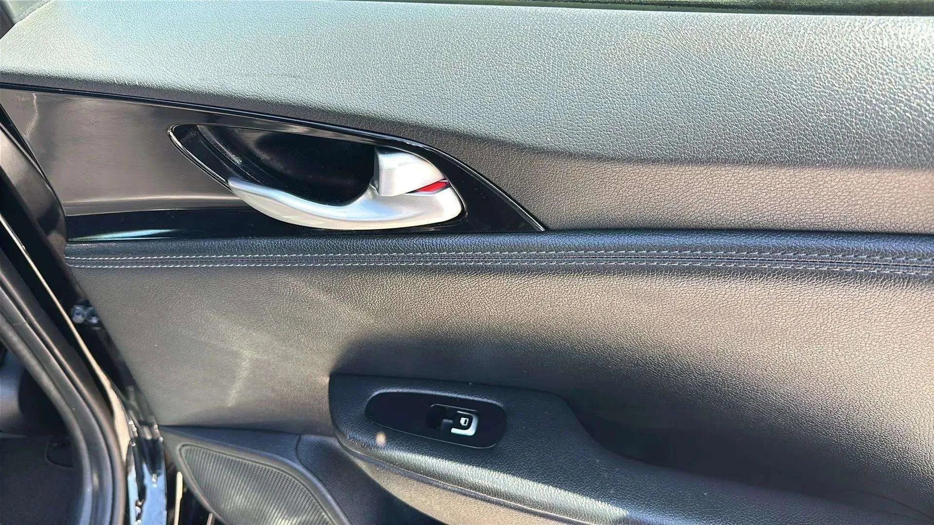 Used 2020 Kia Stinger GT-Line image 24