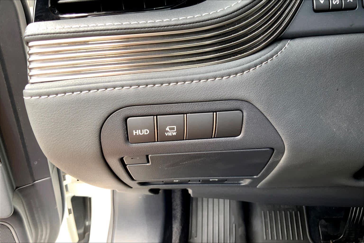 Used 2022 Lexus LS 500 w/ Interior Upgrade Package RWD image 32