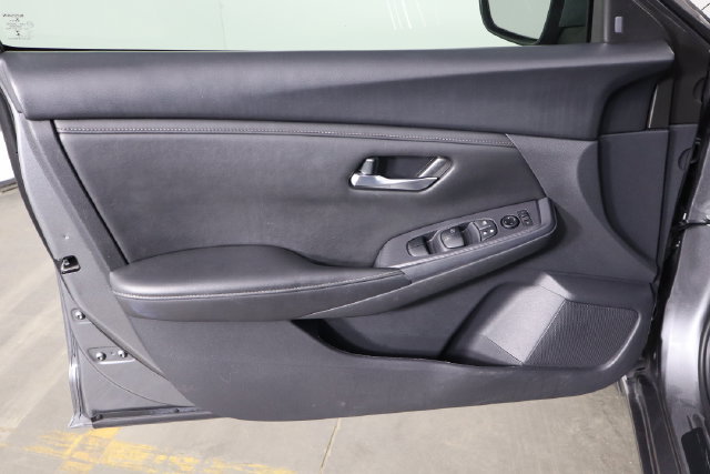 Used 2024 Nissan Sentra SV FWD image 19