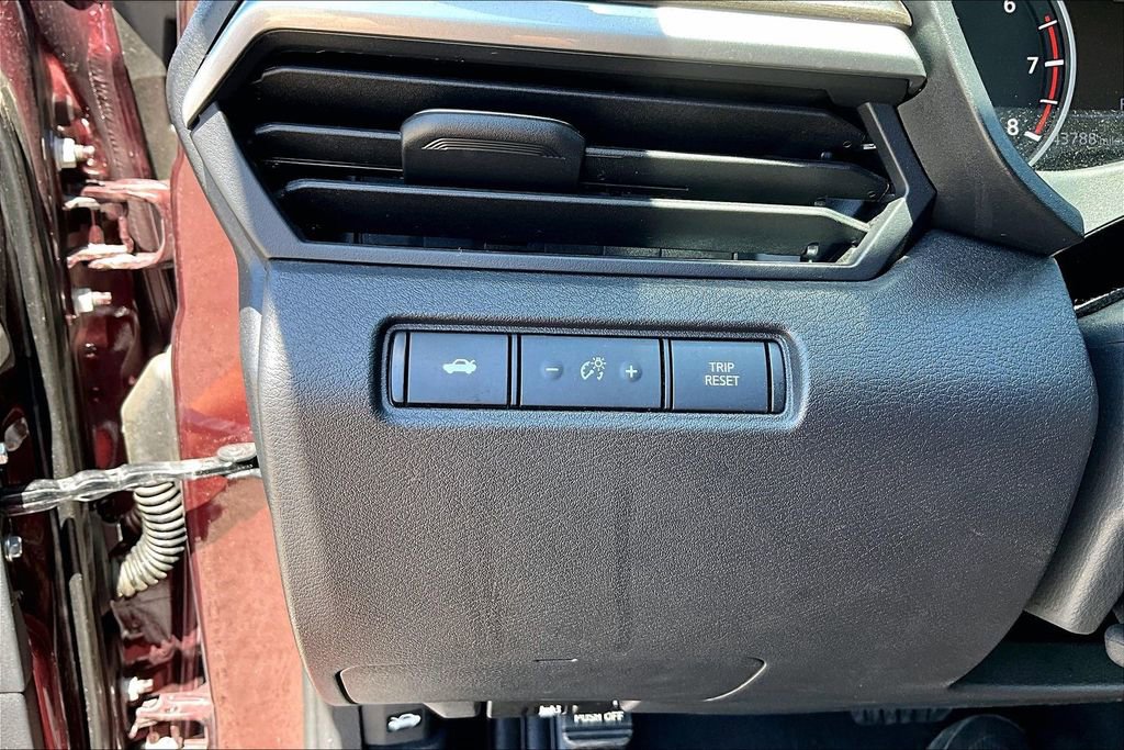 Used 2025 Nissan Altima 2.5 SV FWD image 31