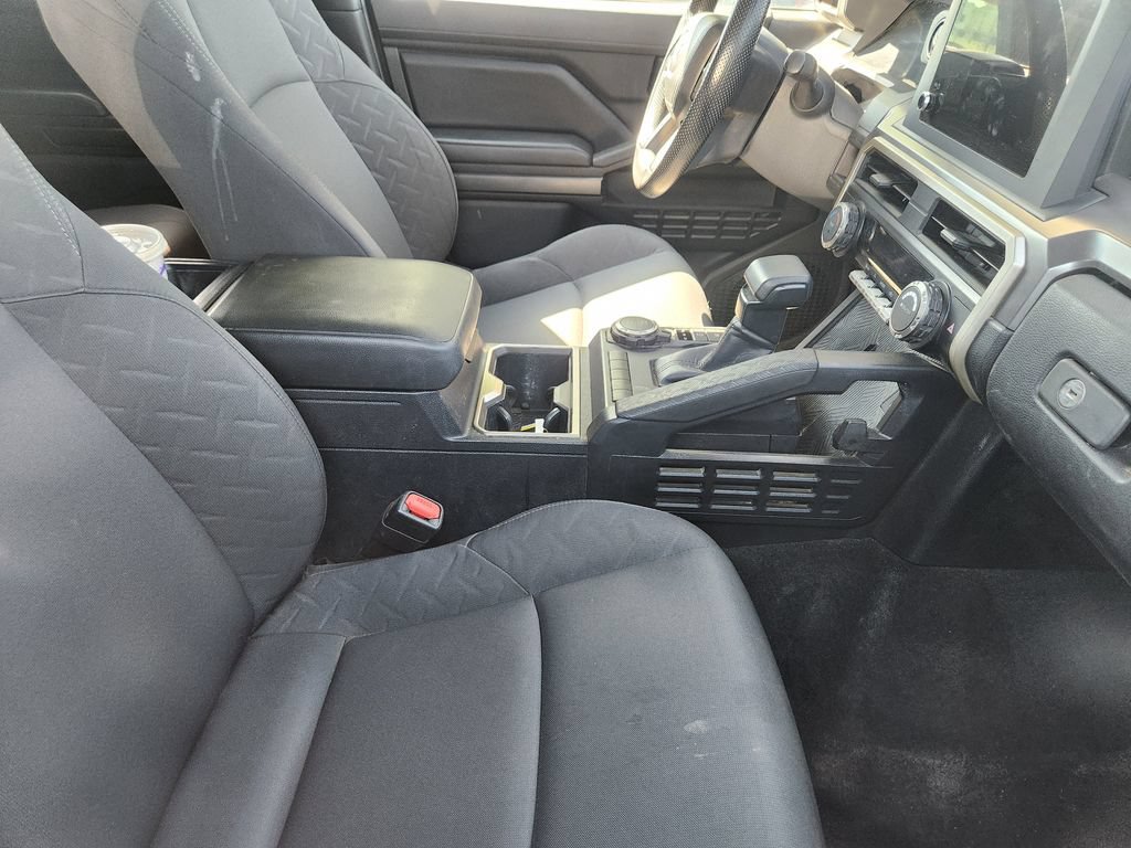Used 2024 Toyota Tacoma SR5 AWD/4WD image 11