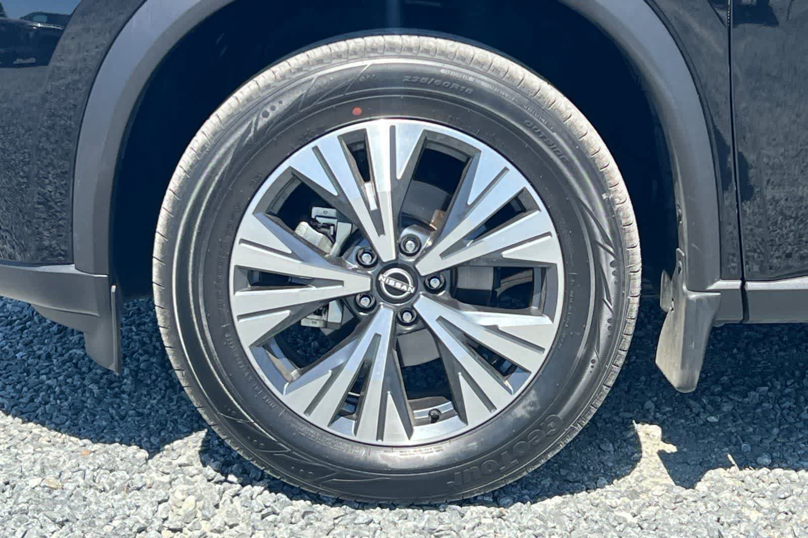 Used 2023 Nissan Rogue SV FWD image 36