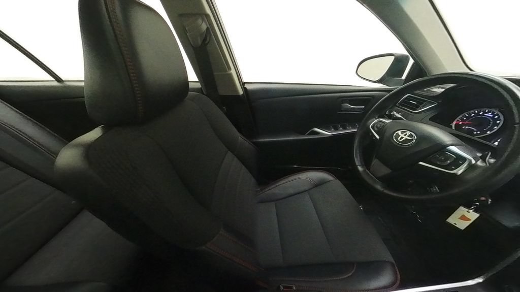 Used 2016 Toyota Camry SE w/ Moonroof Package FWD image 24