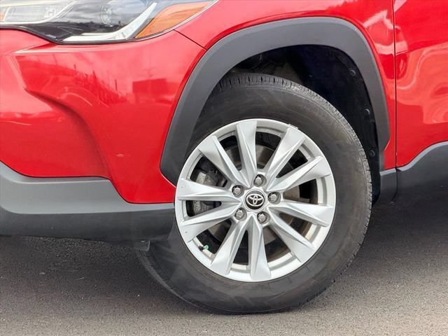 Used 2022 Toyota Corolla Cross LE w/ Moonroof Package AWD/4WD image 27