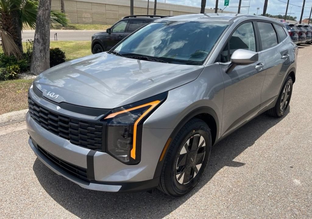 New 2026 Kia Sportage LX FWD image 3