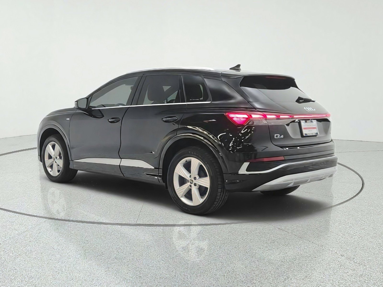 Used 2024 Audi Q4 e-tron Premium AWD/4WD image 7
