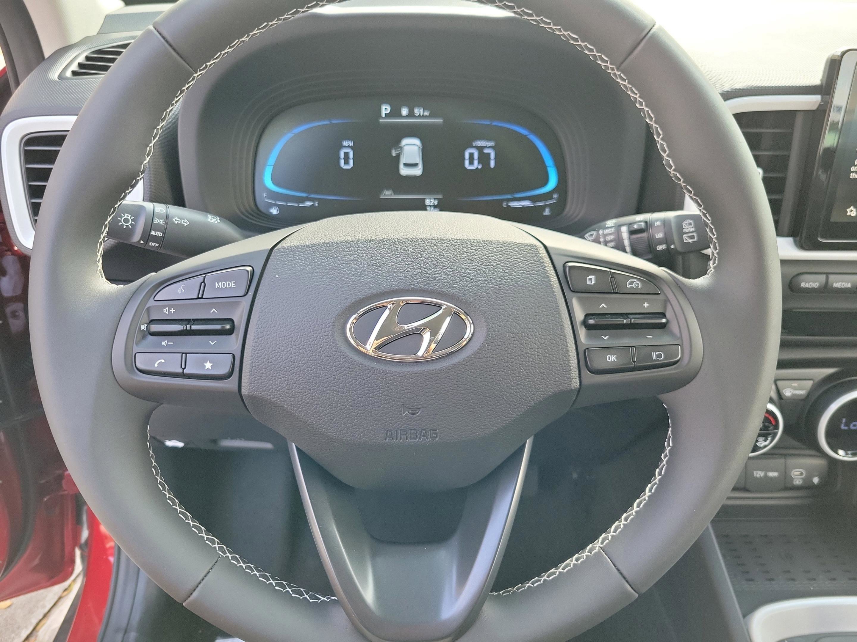 New 2025 Hyundai Venue Limited FWD image 14