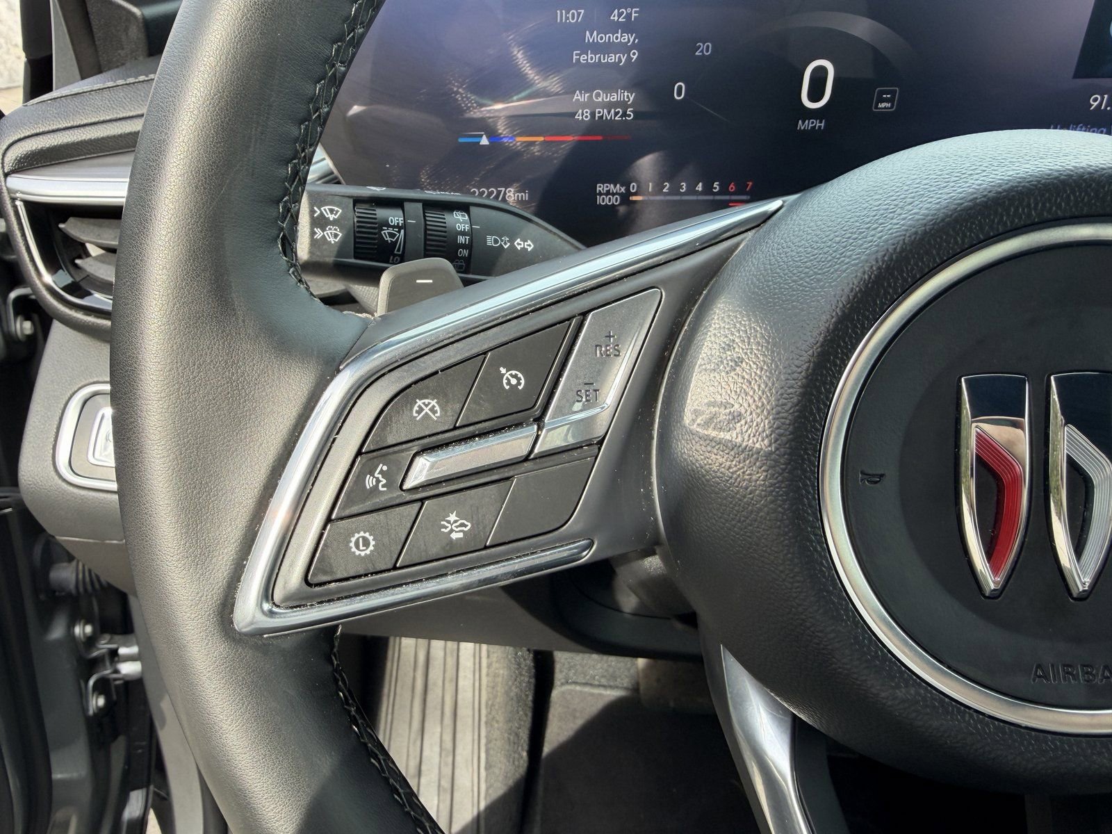 Used 2025 Buick Enclave Preferred image 15