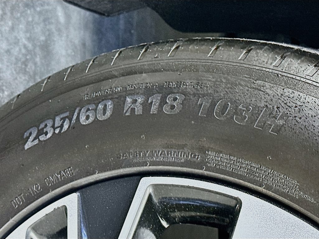 Used 2025 Kia Sportage EX w/ Premium Package FWD image 33