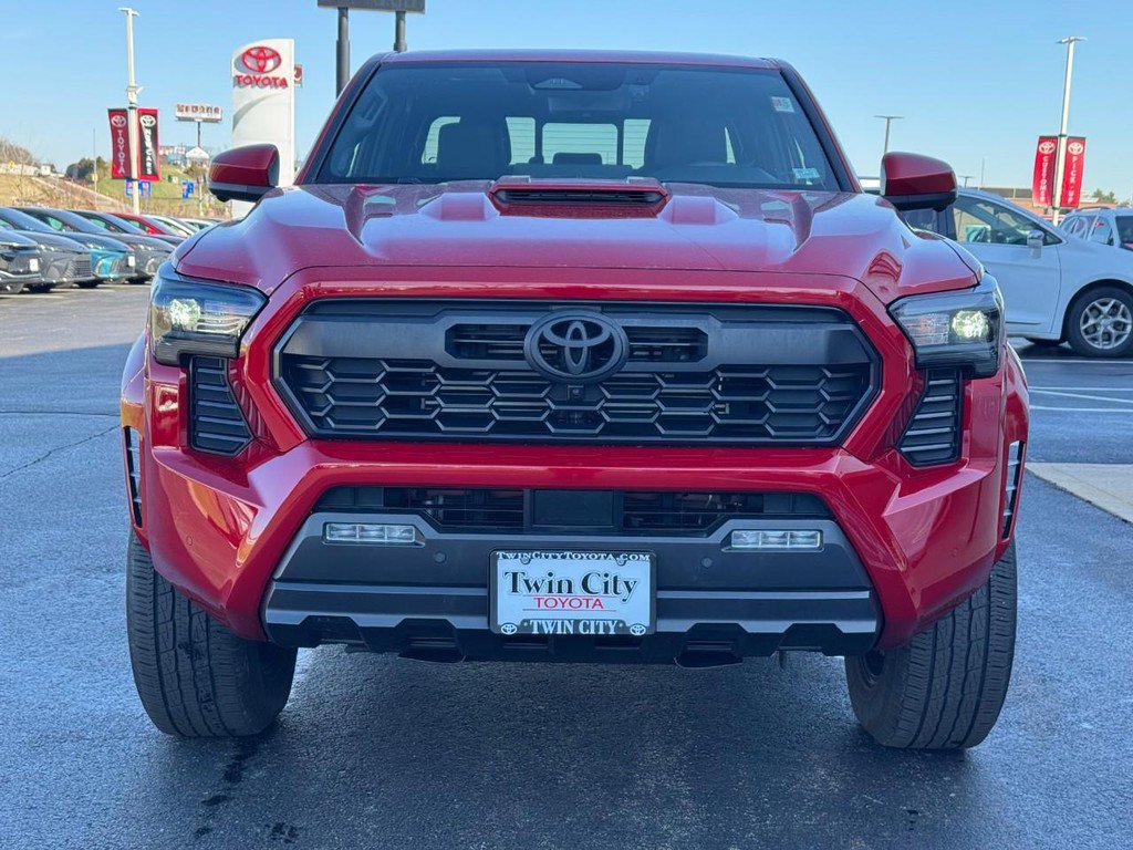 Certified 2024 Toyota Tacoma TRD Sport w/ TRD Sport Premium Package AWD/4WD image 9