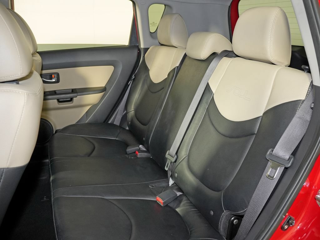 Used 2013 Kia Soul ! w/ Premium Pkg FWD image 35