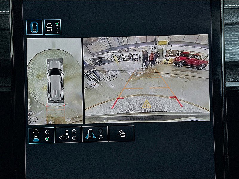 Used 2025 GMC Acadia Elevation image 15