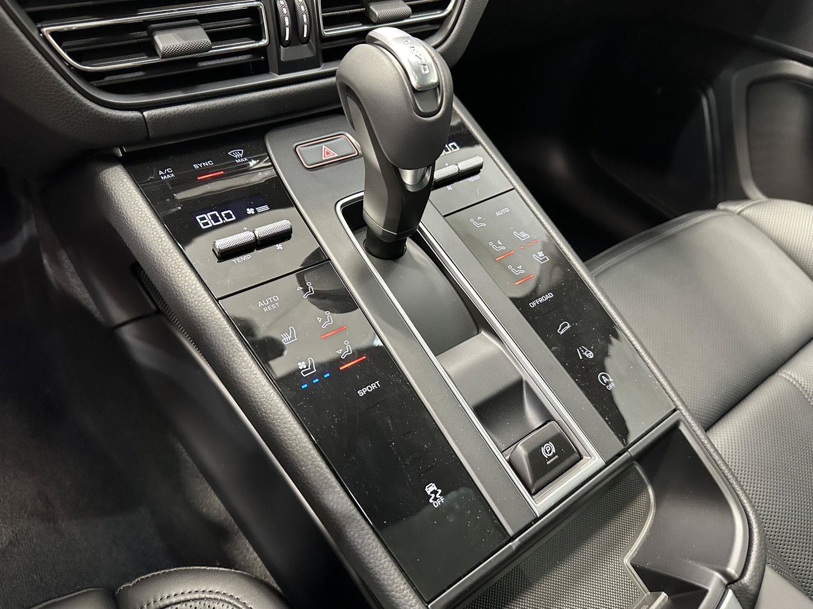 New 2026 Porsche Macan AWD/4WD image 31