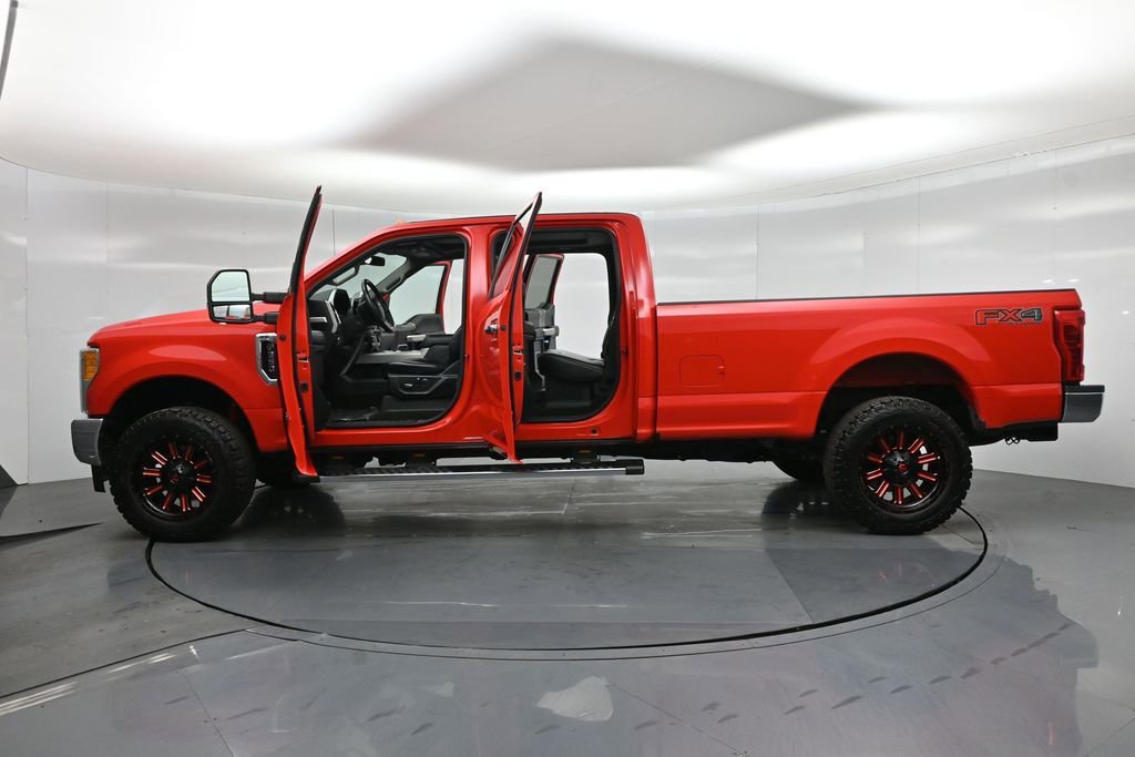 Used 2017 Ford F350 Lariat w/ Lariat Ultimate Package image 35