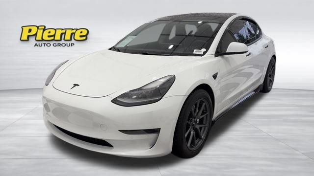 Used 2021 Tesla Model 3 Standard Range Plus RWD image 1