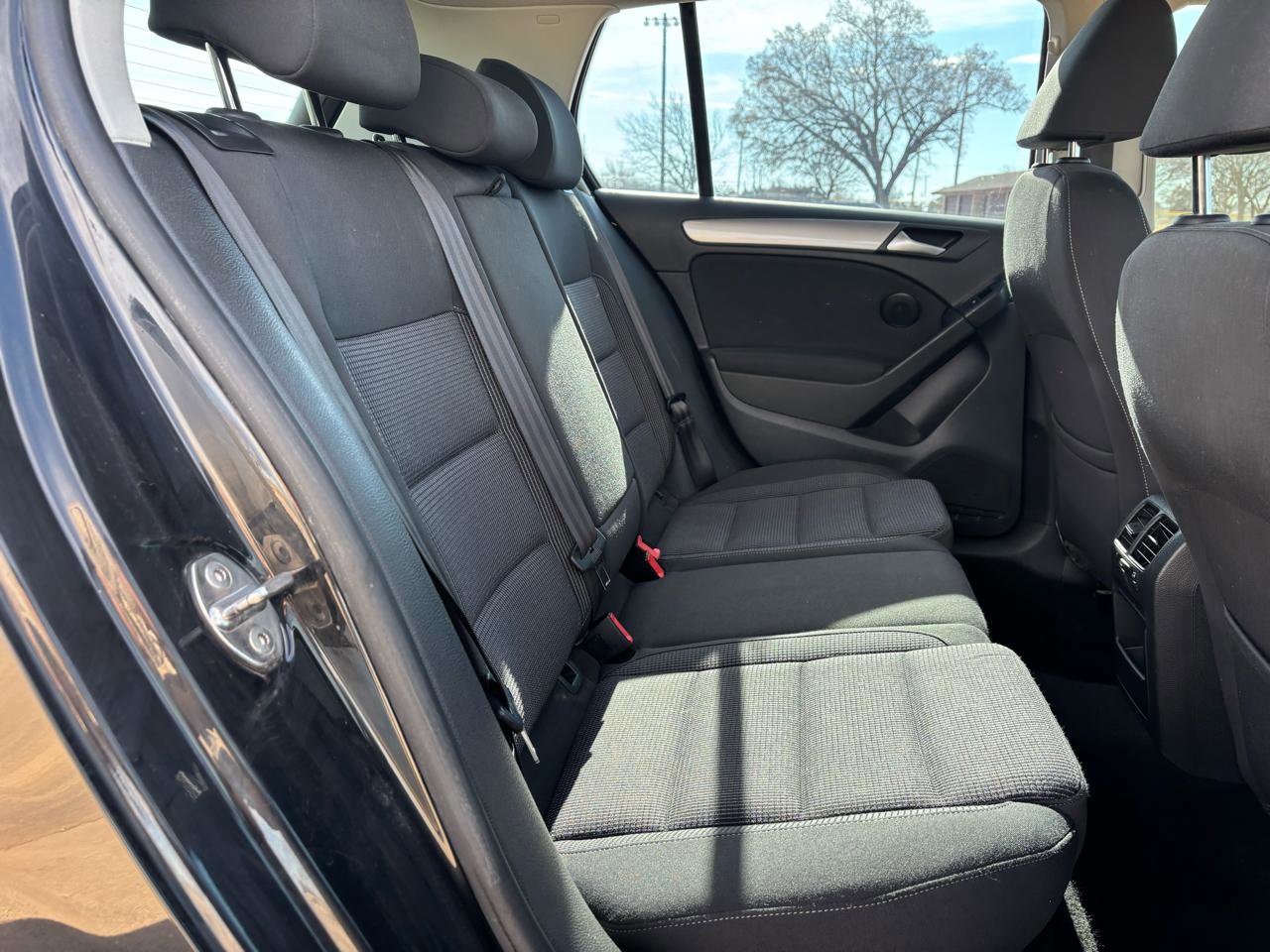 Used 2014 Volkswagen Golf TDI image 9