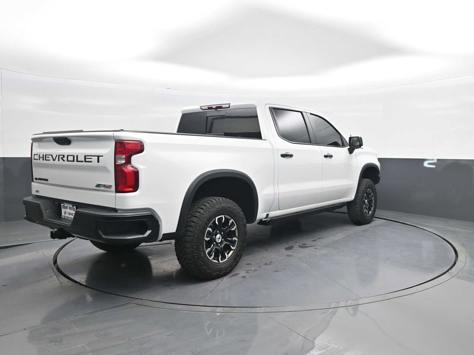 Used 2024 Chevrolet Silverado 1500 ZR2 image 8