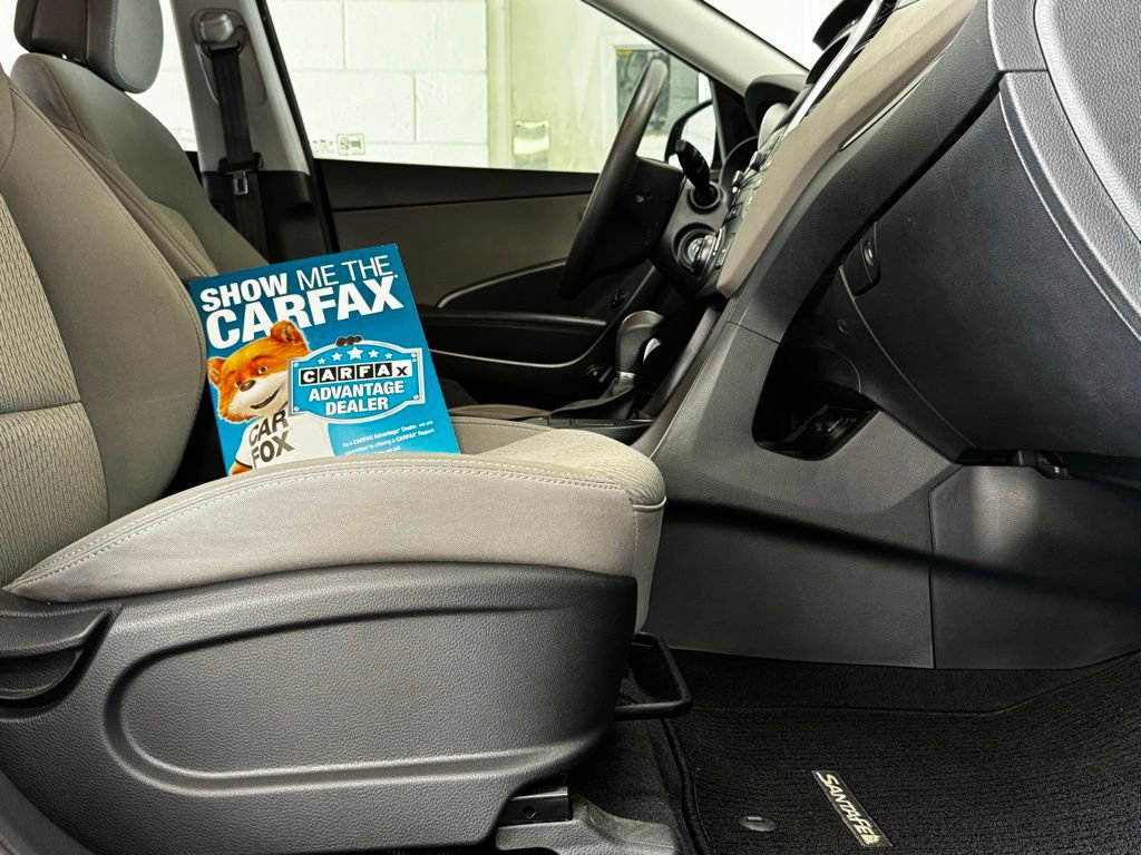 Used 2017 Hyundai Santa Fe SE image 6