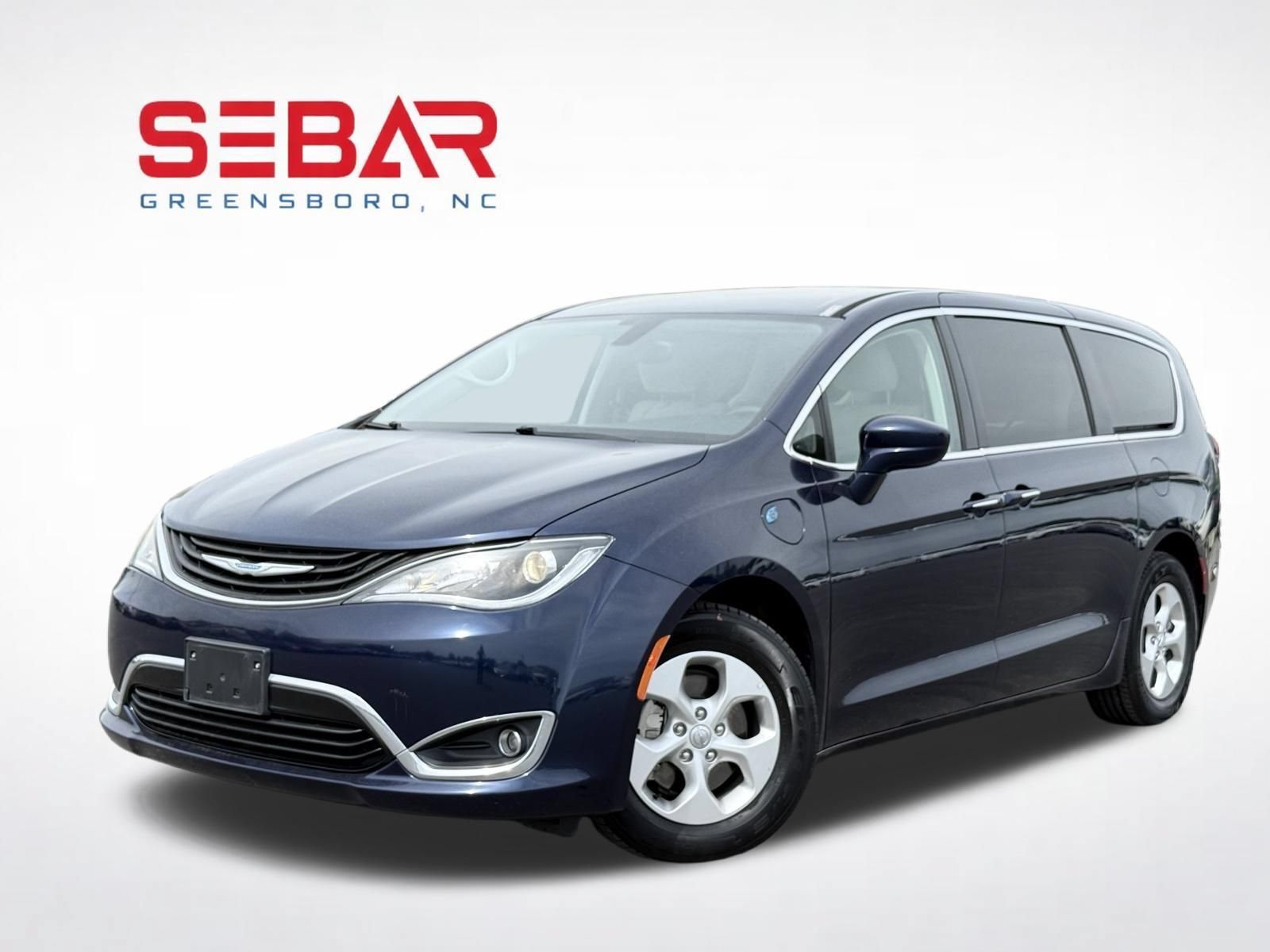 Used 2018 Chrysler Pacifica Touring Plus FWD image 1