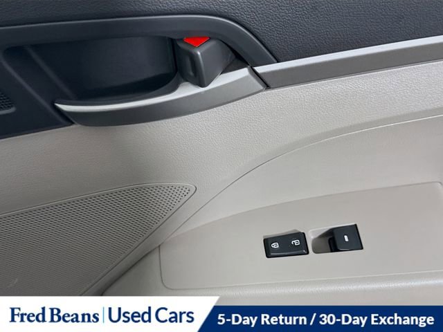 Used 2017 Hyundai Elantra SE image 31