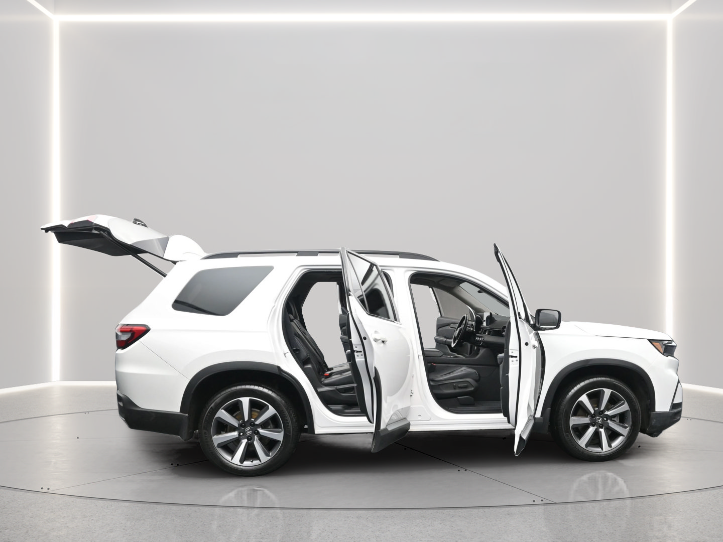 Used 2023 Honda Pilot Touring image 12