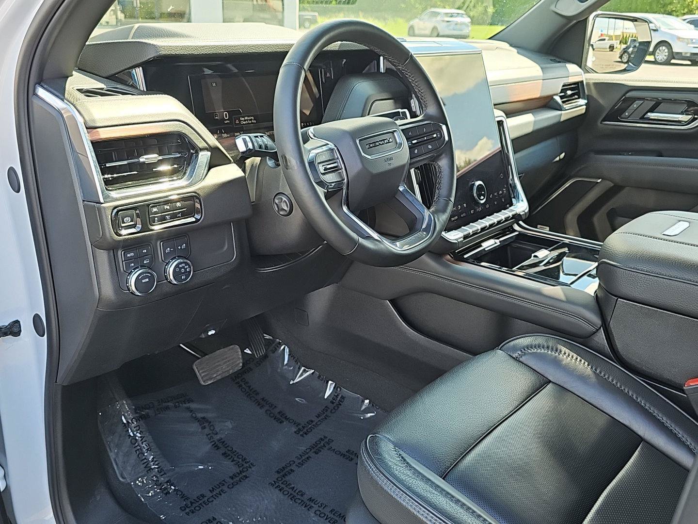 Used 2025 GMC Yukon Denali AWD/4WD image 12