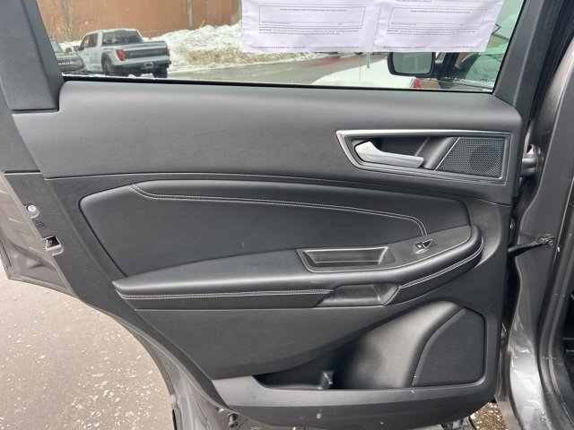 Used 2024 Ford Edge Titanium image 18