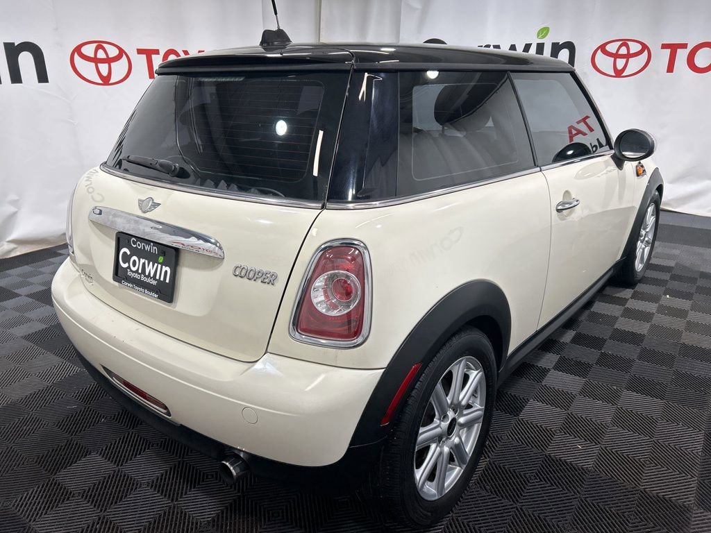 Used 2011 MINI Cooper Hardtop image 8