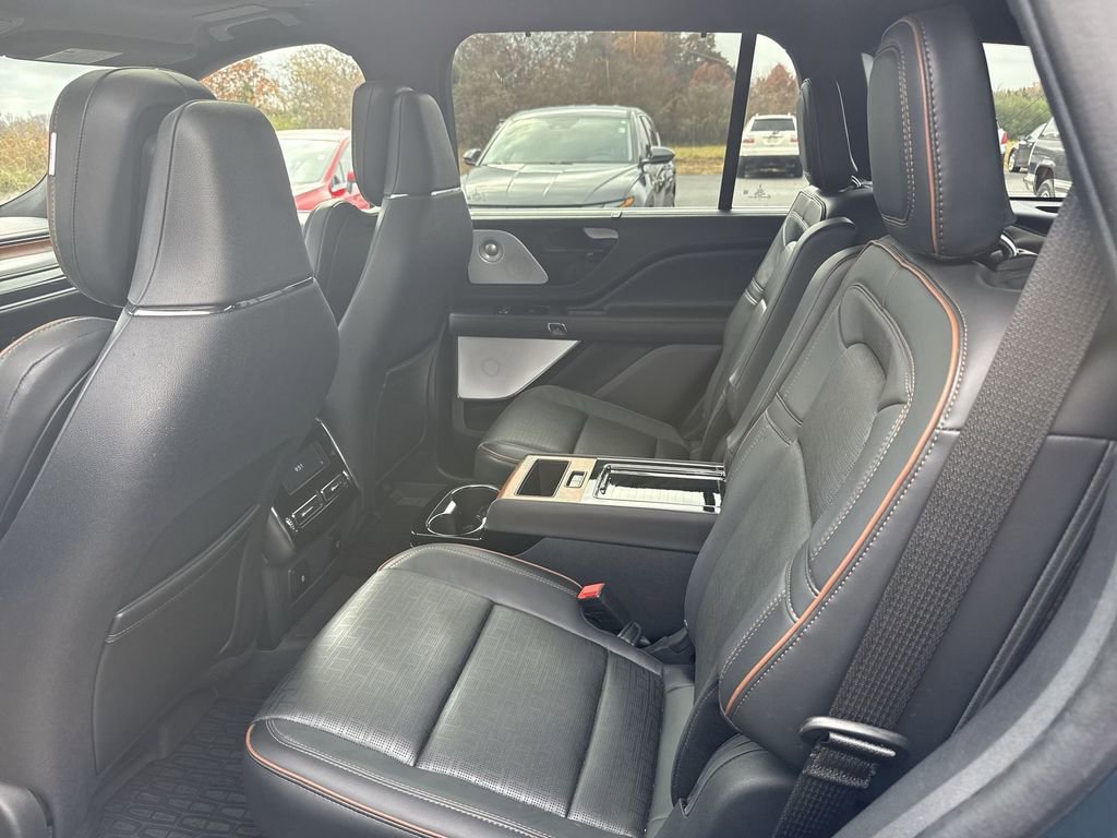 Used 2025 Lincoln Aviator Black Label image 32
