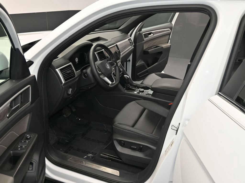 Used 2023 Volkswagen Atlas Cross Sport SE image 13