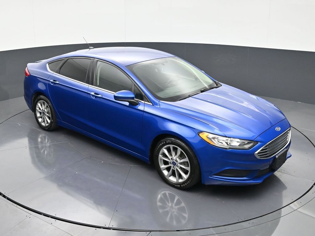 Used 2017 Ford Fusion SE w/ Fusion SE Technology Package image 18