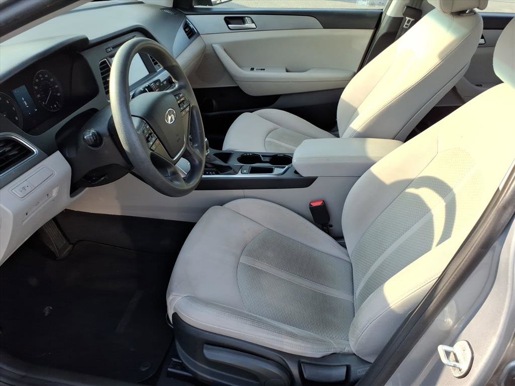 Used 2017 Hyundai Sonata SE FWD image 5
