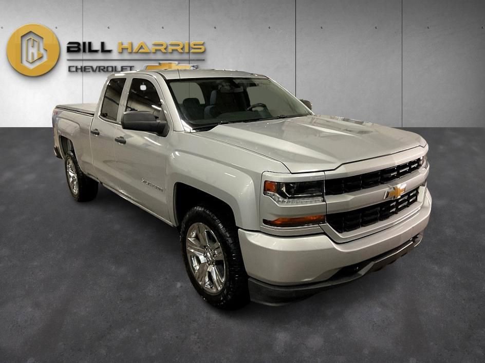 Used 2018 Chevrolet Silverado 1500 Custom w/ Custom Value Package image 9