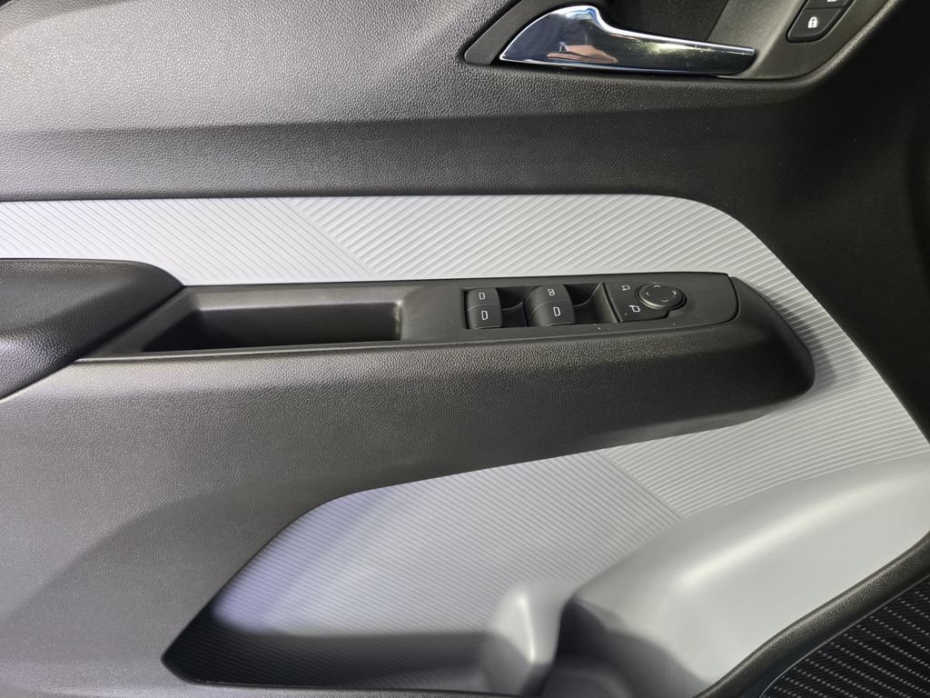 New 2027 Chevrolet Bolt LT w/ Comfort Package FWD image 23