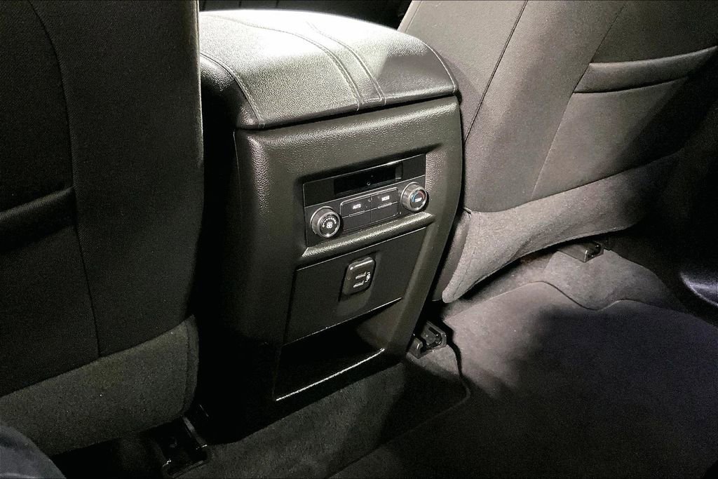 Used 2023 Chevrolet Traverse LT FWD image 30
