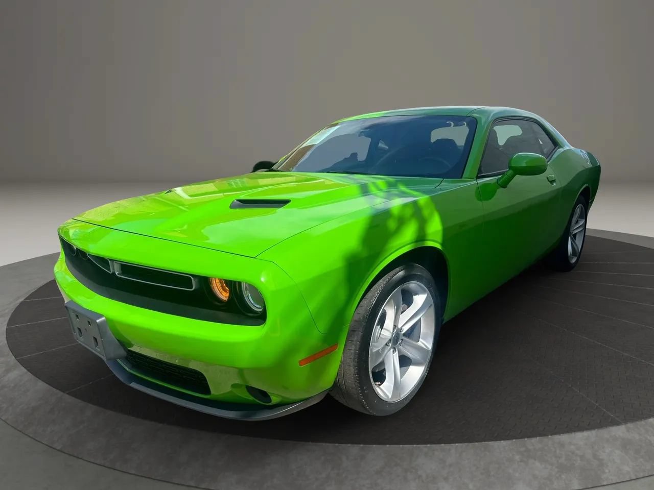 Used 2017 Dodge Challenger SXT w/ Super Sport Group (SS/T) RWD image 1
