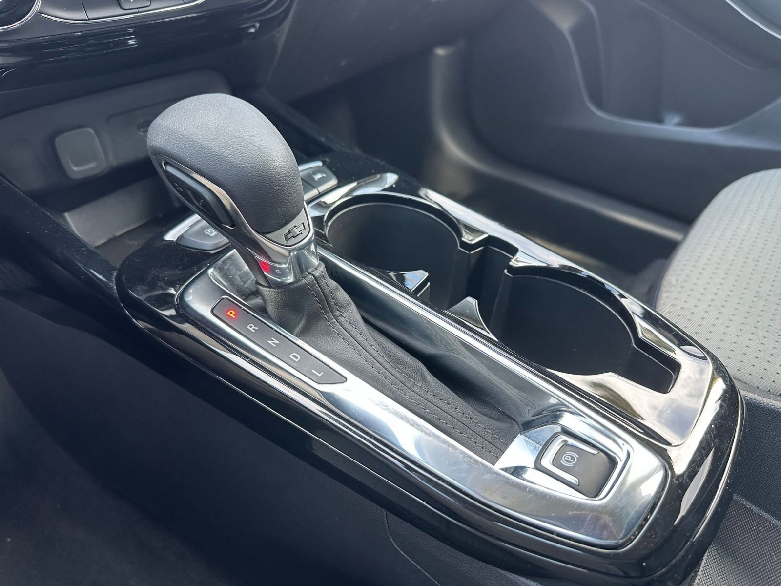 Used 2025 Chevrolet Trax LT image 40