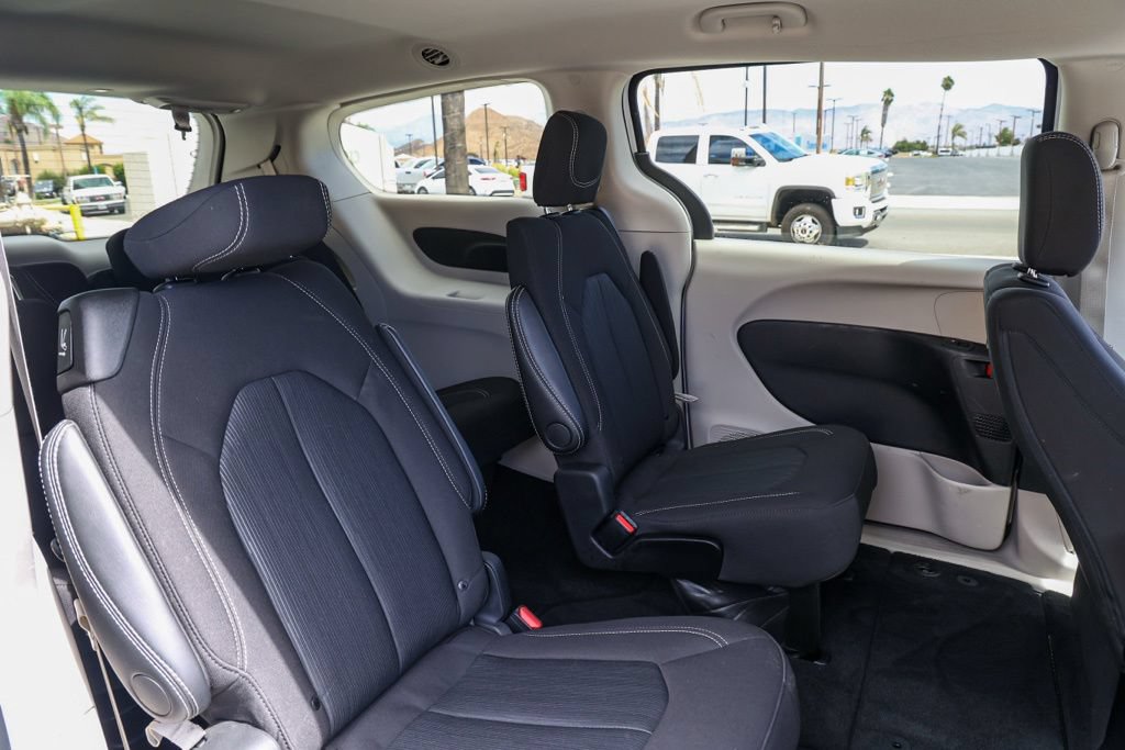 Used 2024 Chrysler Voyager LX FWD image 18